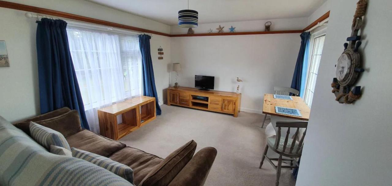 Beautiful 1 Bedroom Cottage With Courtyard. Deal Εξωτερικό φωτογραφία
